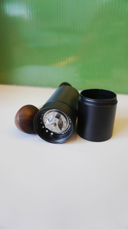 Molino de Café Manual con Cuchillas Cónicas Dentadas