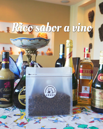 Café de Especialidad Fermentado en Barriles de Ron durante 72 Horas - Variedad Typica de Loja, Ecuador