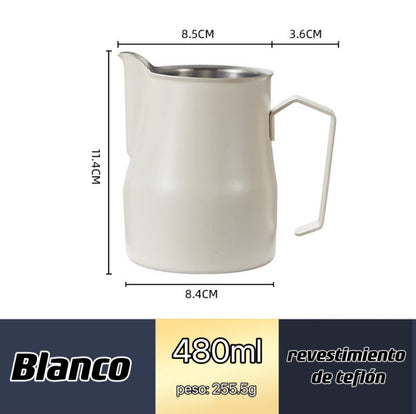 Jarra para Latte Art de Pico de Garza y Cuerpo Ancho
